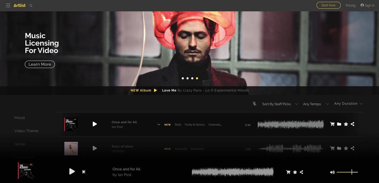 Tampilan situs Artlist dengan tone dark